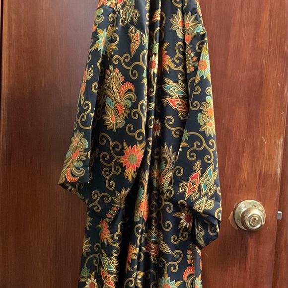 Other - NWOT NO TAGS Robe